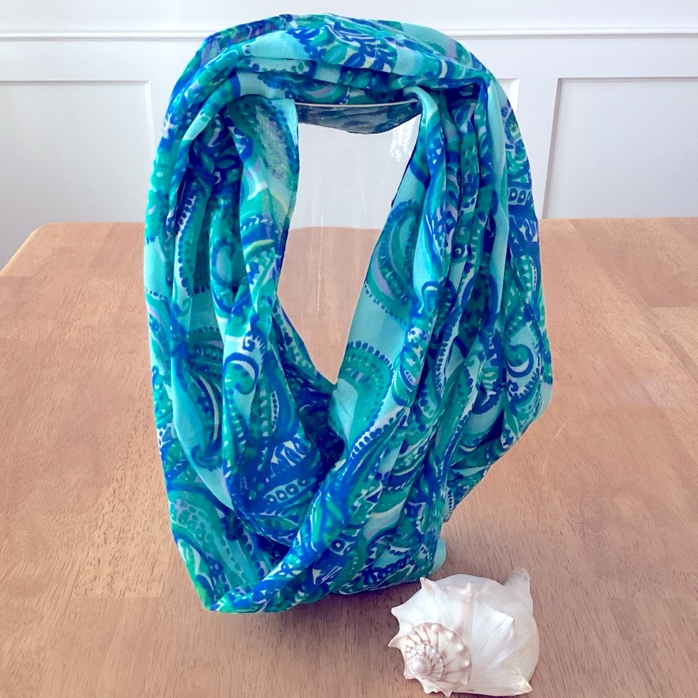 Lilly Pulitzer NWOT Poolside Blu Infinity Scarf